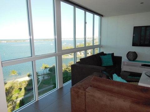 Crystal Bay On The Broadwater - Stayed 32