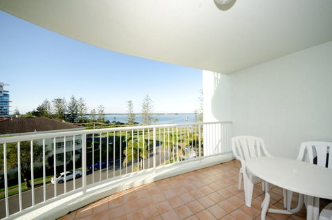 Crystal Bay On The Broadwater - Stayed 34