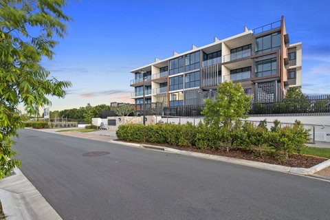 The Residences At The Peninsula - Stays Accommodation 9