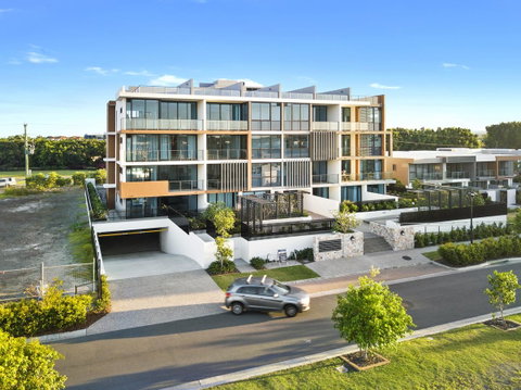 The Residences At The Peninsula - Stays Accommodation 8