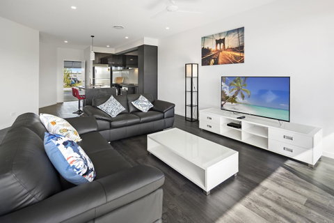 The Residences At The Peninsula - Stays Accommodation 19