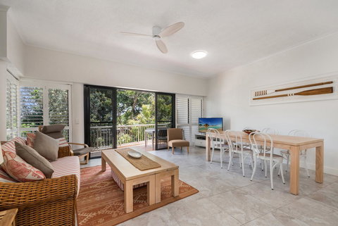 Mirra Chana - Stayed 11