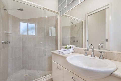 Mirra Chana - Stayed 20