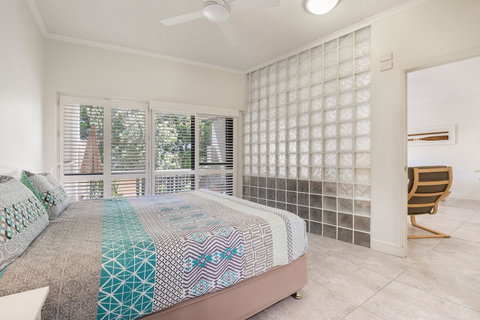 Mirra Chana - Stayed 10