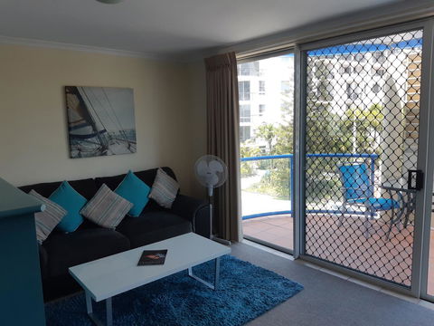 Surfers Beach Resort One - Stays Accommodation 13