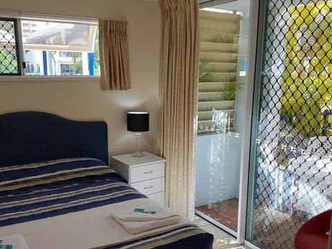 Surfers Beach Resort One - Stays Accommodation 15