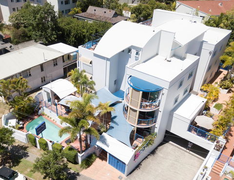 Surfers Beach Resort One - Stays Accommodation 1