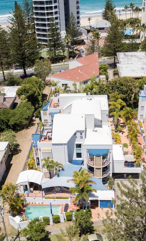 Surfers Beach Resort One - Stays Accommodation 33