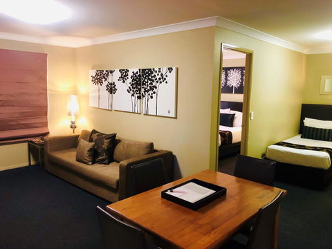 Ambassador On Ruthven - Stayed 39