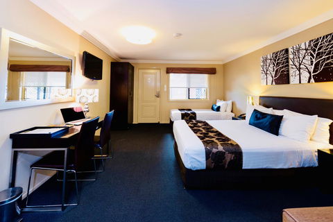 Ambassador On Ruthven - Stayed 22
