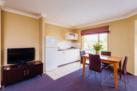 Ambassador On Ruthven - Stayed 27