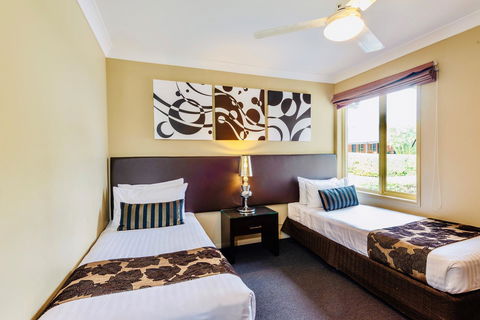 Ambassador On Ruthven - Stayed 24