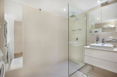 Surfers International Apartments - Stayed 12