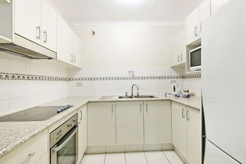 Surfers International Apartments - Stayed 35