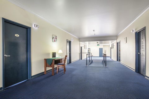 Nightcap At Atherton Hotel - Stayed 10