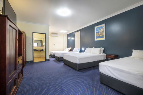 Nightcap At Atherton Hotel - Stayed 0
