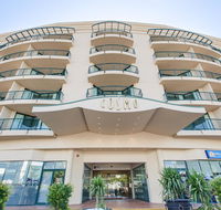 Central Cosmo Apartment Hotel - Stays Accommodation