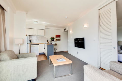 Central Cosmo Apartment Hotel - Stayed 31