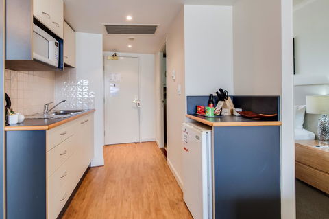 Central Cosmo Apartment Hotel - Stayed 26