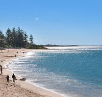 The Norfolks on Moffat Beach - Stays Accommodation