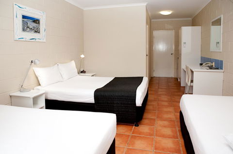 Kondari Hotel - Stayed 17