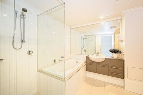 On The Bay Apartments - Stayed 16