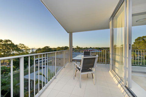 On The Bay Apartments - Stayed 13