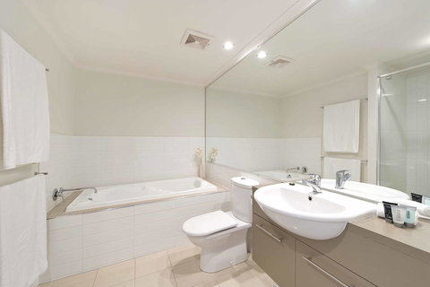 On The Bay Apartments - Stayed 20