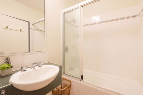 Coral Tree Inn - Stayed 41