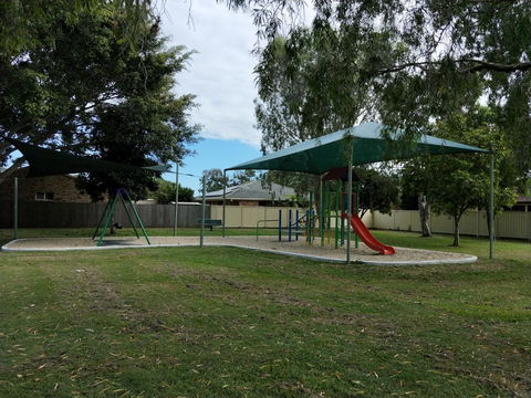 Waterfront Theme Park Getaway - Stayed 27