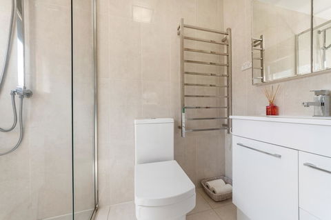 Waterfront Theme Park Getaway - Stayed 8