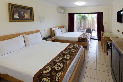 Novena Palms Motel - Stayed 21