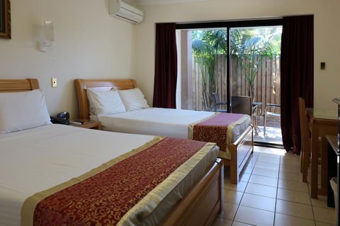 Novena Palms Motel - Stayed 22