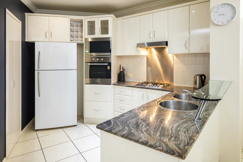 Jack And Newell Holiday Apartments - Stays Accommodation 30