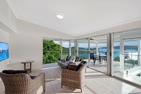 Oasis Apartments On Hamilton Island By HIHA - Stayed 35