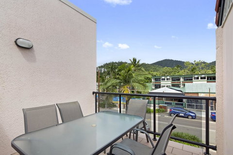 Location! 2BR Town View Unit In Centre Of Airlie. - Stays Accommodation 2