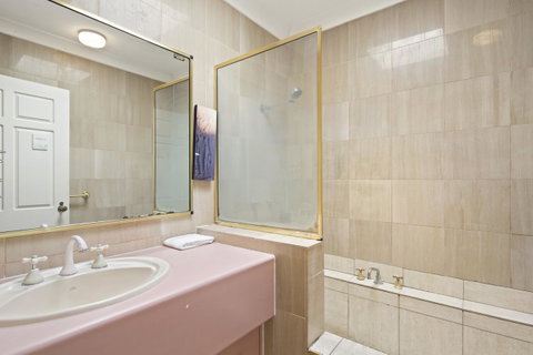 Location! 2BR Town View Unit In Centre Of Airlie. - Stays Accommodation 3