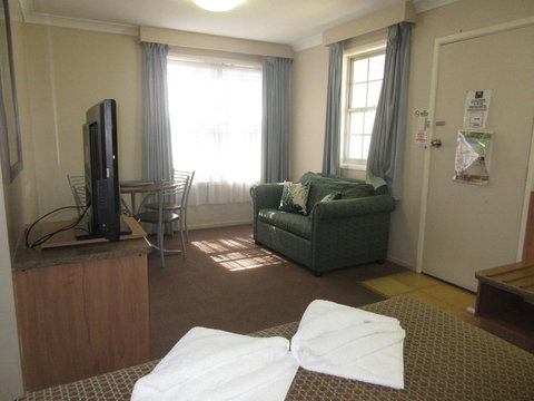 Riviera On Ruthven - Stays Accommodation 17