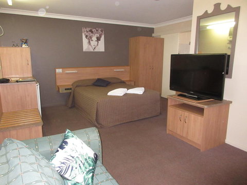 Riviera On Ruthven - Stays Accommodation 20