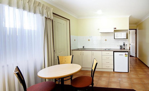 Riviera On Ruthven - Stays Accommodation 23