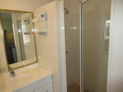 Riviera On Ruthven - Stays Accommodation 7