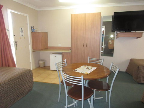 Riviera On Ruthven - Stays Accommodation 12