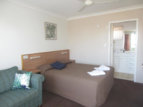 Riviera On Ruthven - Stays Accommodation 9