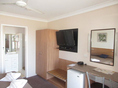 Riviera On Ruthven - Stays Accommodation 8