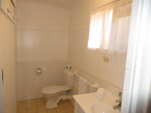 Riviera On Ruthven - Stays Accommodation 6