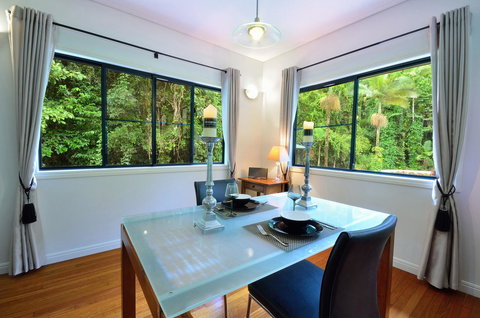 Misty Mountains Rainforest Retreat - Stays Accommodation 11