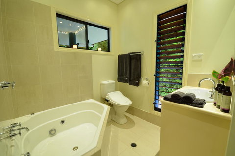 Misty Mountains Rainforest Retreat - Stays Accommodation 12