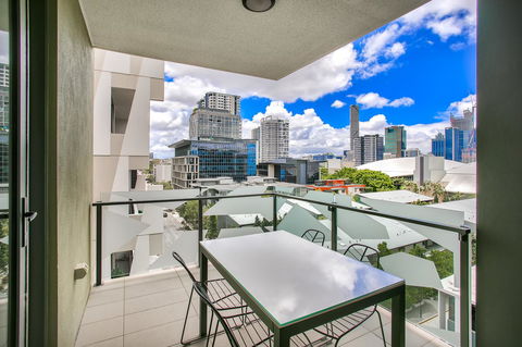 Vine Apartments South Brisbane - Stayed 3