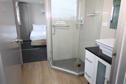 Coomera Houseboats - Stayed 23