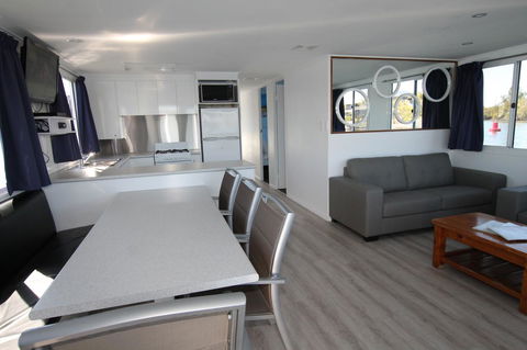 Coomera Houseboats - Stayed 15